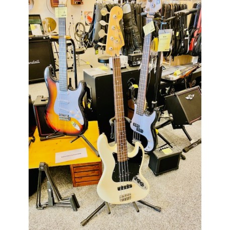 Squier Silver series Jazz Bass - Guitare Basse - Occasion