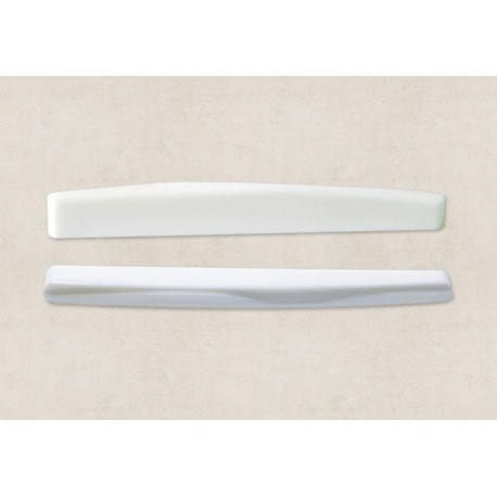 MARTIN Sillet Regular Medium Bone