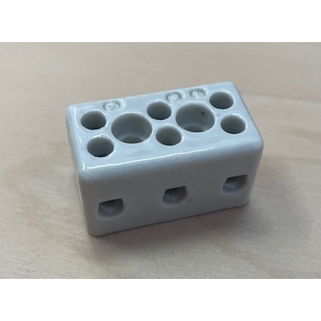 Connecteur en céramique Distrelec - LIQUIDATION50%